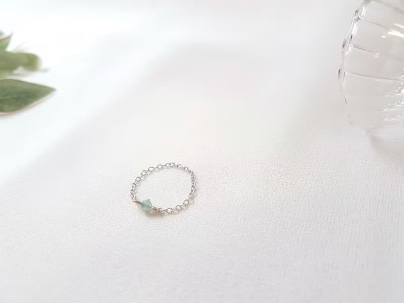 小水晶 細鍊 鍊戒 (蛋白綠)