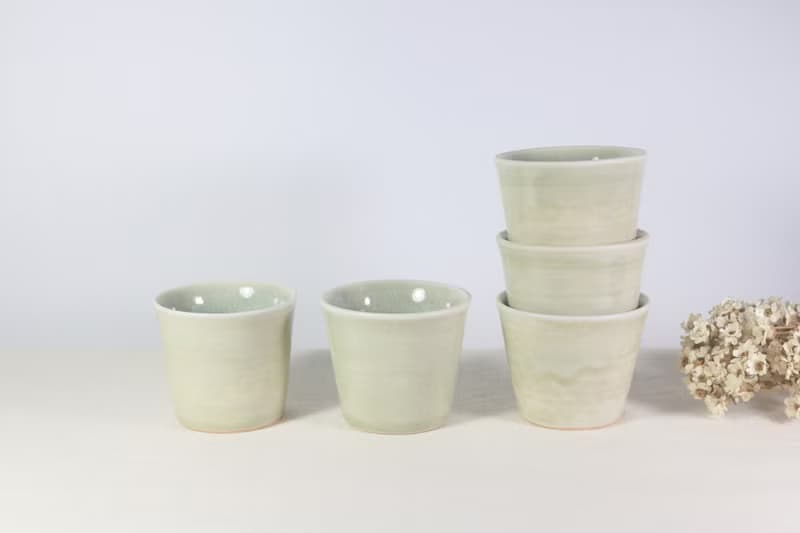 青綠枇灰小茶杯