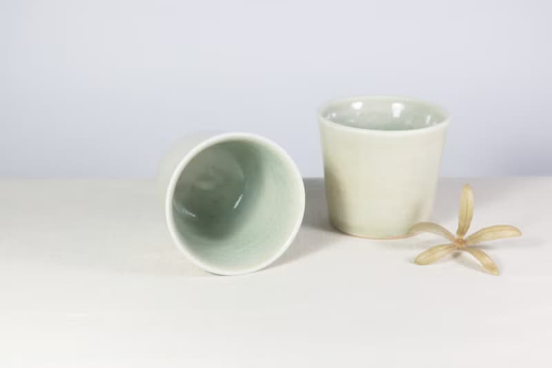 青綠枇灰小茶杯