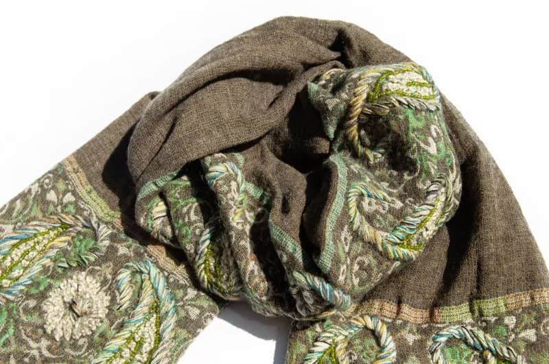 水煮羊毛披肩/針織圍巾/刺繡圍巾/羊絨披巾/喀什米爾Cashmere-花