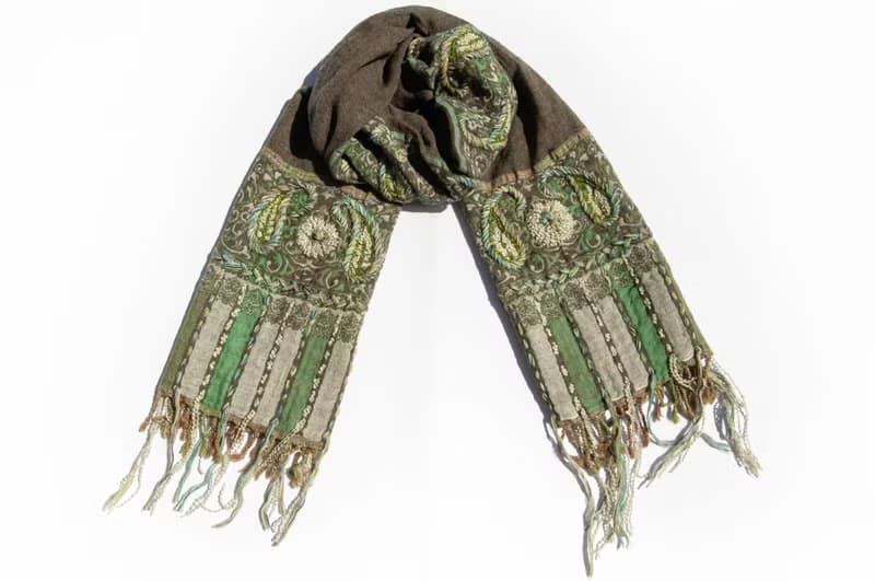 水煮羊毛披肩/針織圍巾/刺繡圍巾/羊絨披巾/喀什米爾Cashmere-花