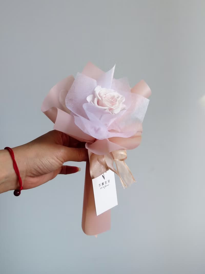 淡粉玫瑰單支 包裝小花束