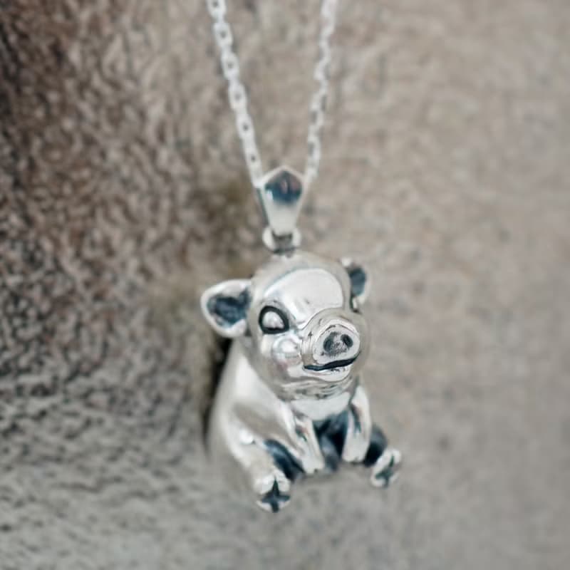 お座り子豚Silverペンダント