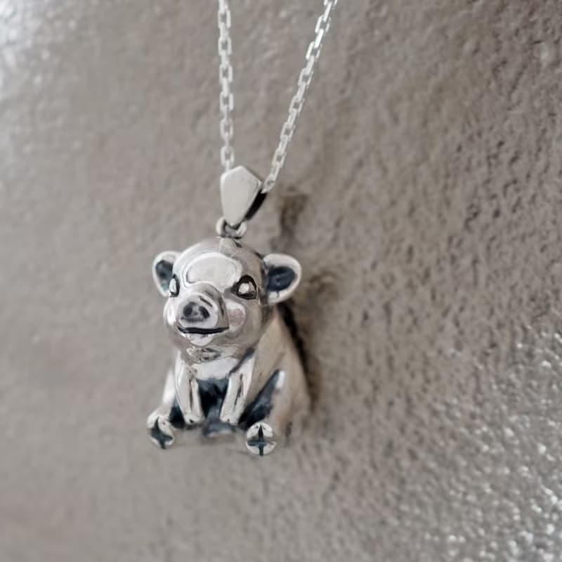 お座り子豚Silverペンダント