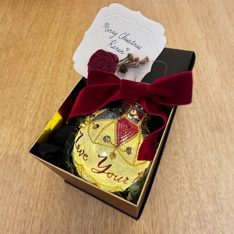 【聖誕禮物】手製法式刺繡聖誕球帶LED小燈 (定制) 自訂英文字母