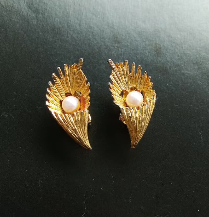 Vintage Jewelry 西洋古董飾品 海芋 仿珠 夾式耳環