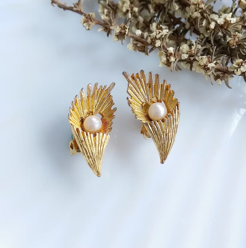 Vintage Jewelry 西洋古董飾品 海芋 仿珠 夾式耳環