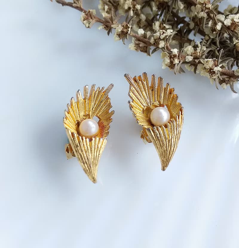 Vintage Jewelry 西洋古董飾品 海芋 仿珠 夾式耳環