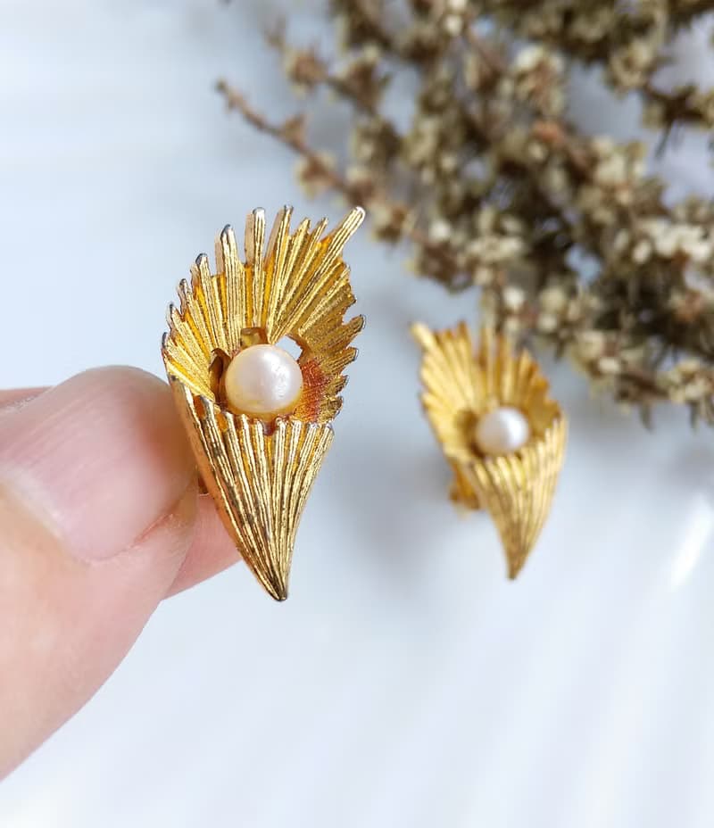 Vintage Jewelry 西洋古董飾品 海芋 仿珠 夾式耳環