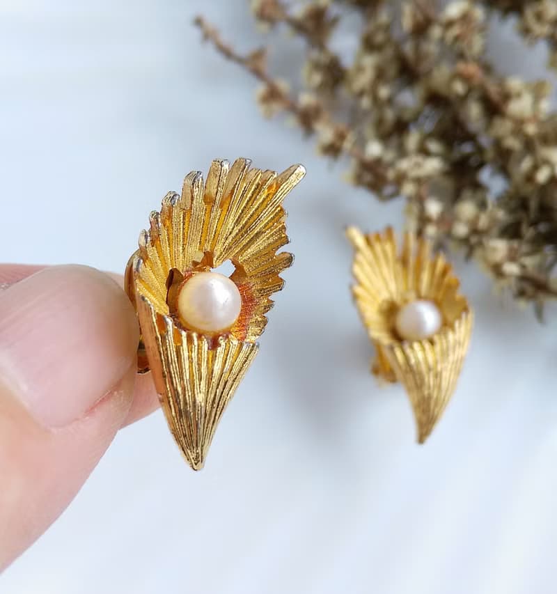Vintage Jewelry 西洋古董飾品 海芋 仿珠 夾式耳環