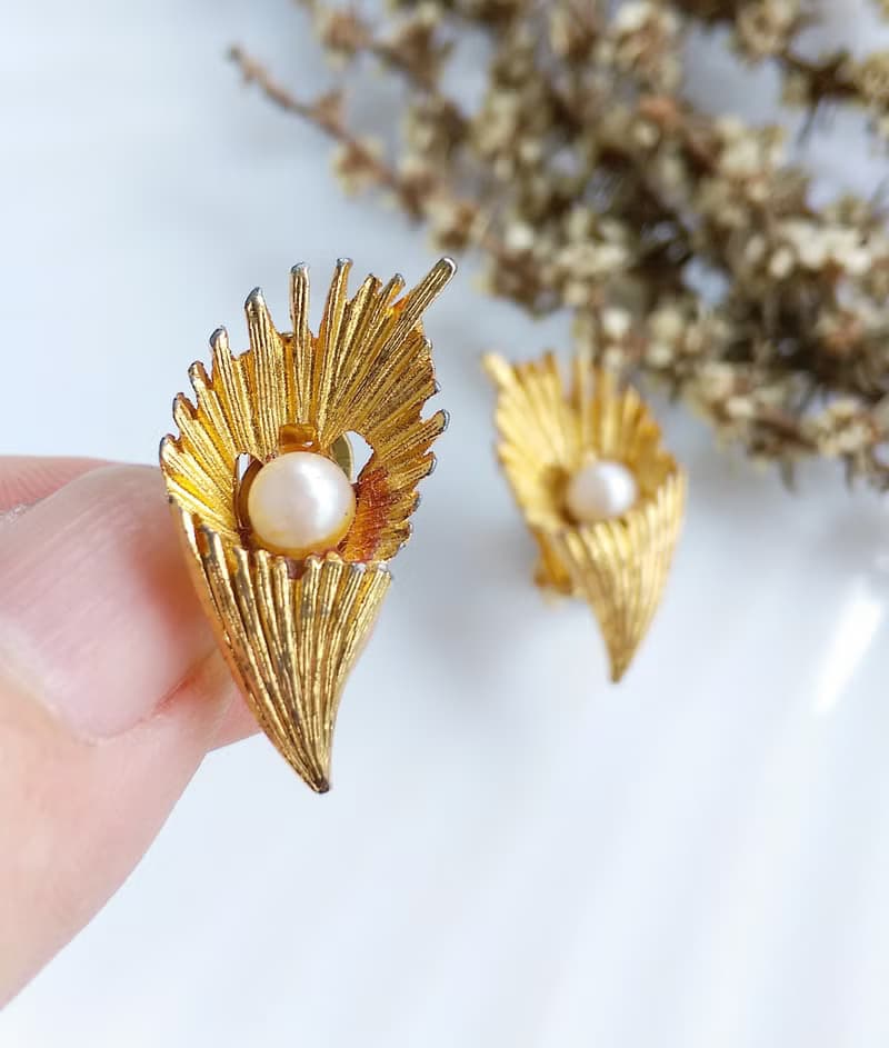 Vintage Jewelry 西洋古董飾品 海芋 仿珠 夾式耳環