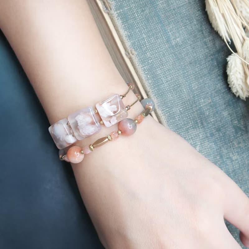 VIIART。綻放。櫻花瑪瑙阿魯沙水晶手鍊|果凍溫柔感粉花手排