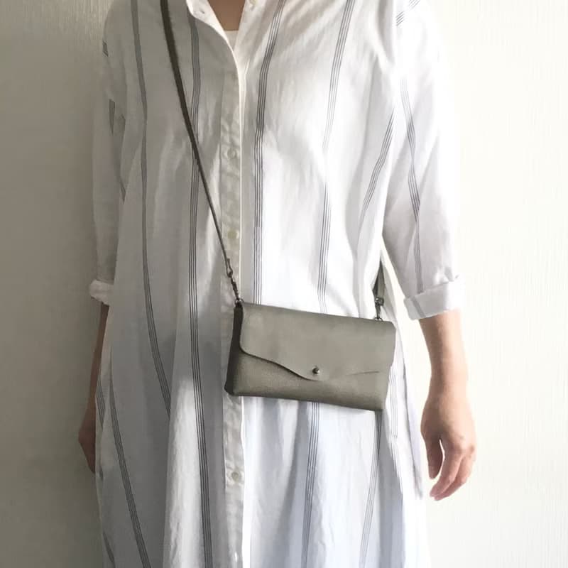 牛シュリンクレザーと牛床ベロアのシンプルお財布ショルダー【モカ】