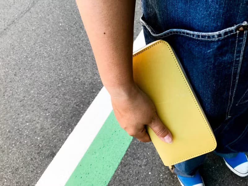 ROUND　ピリリと薫るマスタード 金運UP　ラウンドジップ 長財布　スマホもOK　RZW-YYYY-YYY-Y