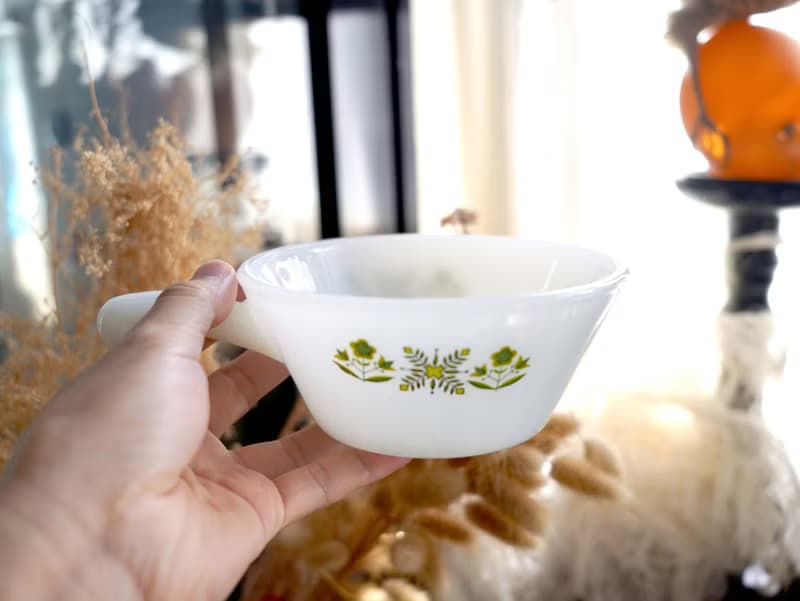 美國中古FIRE KING白玉色湯碗綠色小花圖案沙拉碗 古董玻璃餐具