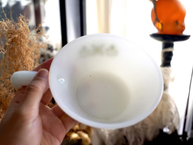 美國中古FIRE KING白玉色湯碗綠色小花圖案沙拉碗 古董玻璃餐具
