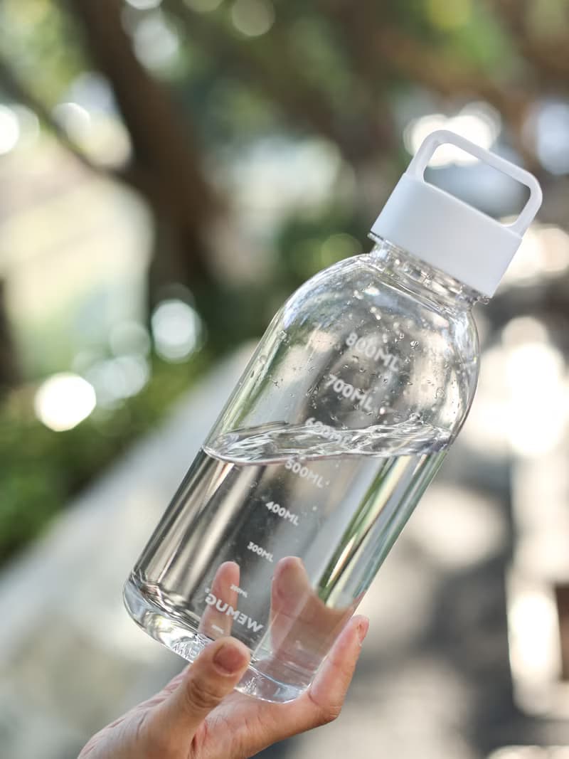 日系大賣 琥珀色1000ml大容量手提水壺 炎夏補水拍檔