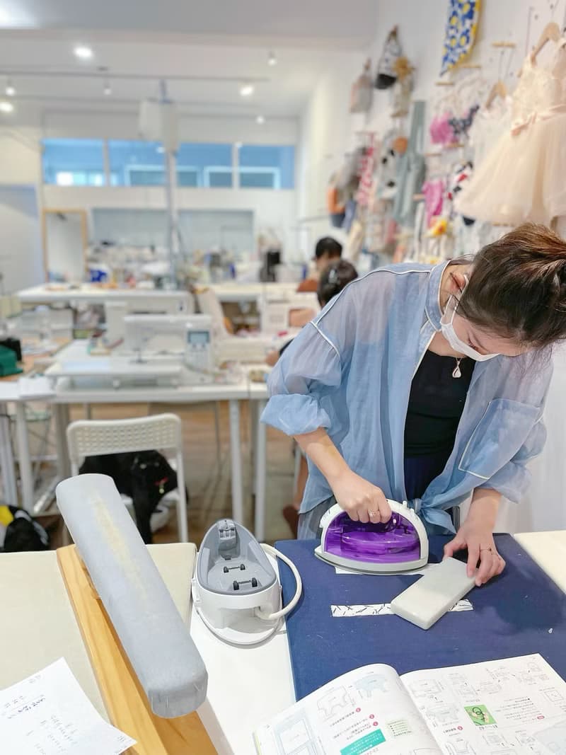 【體驗】初學OK台北縫紉體驗_幼兒針織彌月熊帽手套包屁衣含教學設備材料