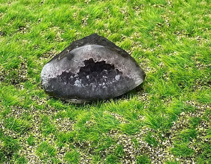 天然原皮原礦小小紫晶錢袋  小小紫晶洞 紫水晶 可消磁晶石小飾品
