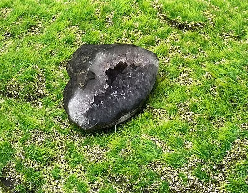 天然原皮原礦小小紫晶錢袋  小小紫晶洞 紫水晶 可消磁晶石小飾品