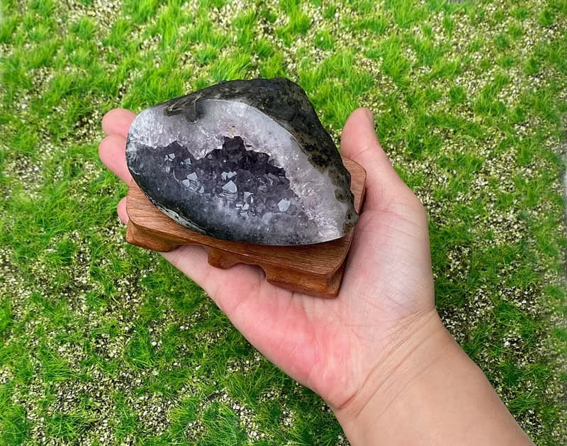 天然原皮原礦小小紫晶錢袋  小小紫晶洞 紫水晶 可消磁晶石小飾品