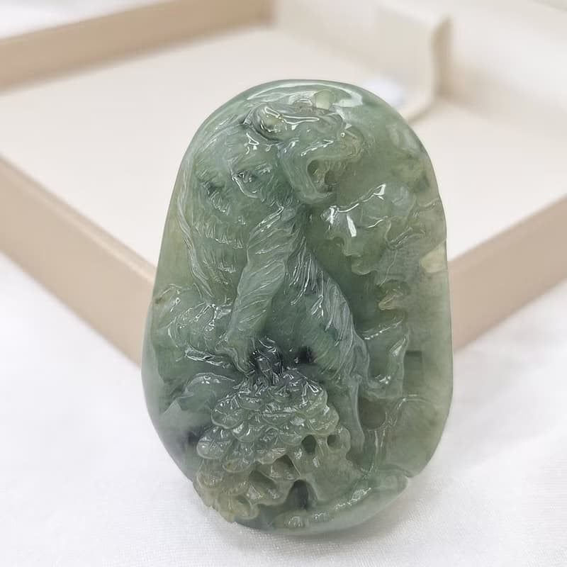 冰潤油清帶藍飄花上山虎 | 天然緬甸玉A貨翡翠