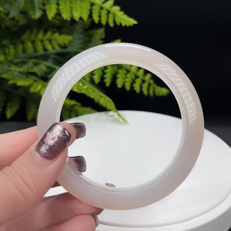 精品 溏心瑪瑙手镯 58MM 冰潤粉白飄淺蜂蜜糖 玉髓手環 脈輪魅力