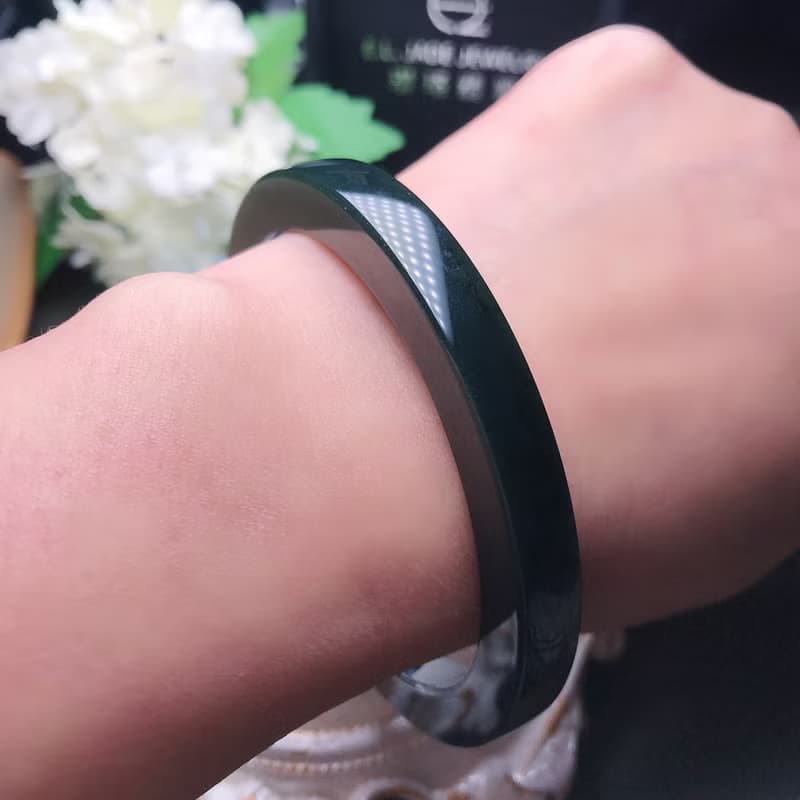 天然新疆和闐玉石墨玉角鐲 | 19.5圍 | 天然和闐玉 | 送禮