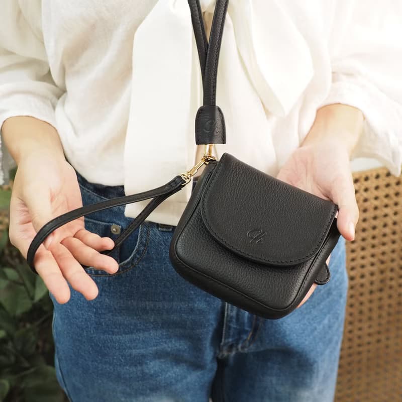 Muffin (Black) : Mini wallet, Neck bag, Black, Tiny pocket, Cow leather