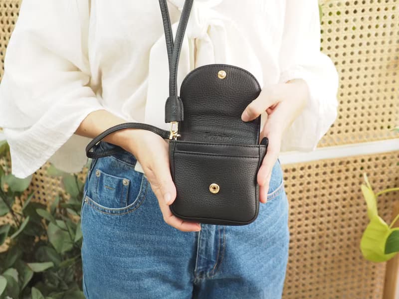 Muffin (Black) : Mini wallet, Neck bag, Black, Tiny pocket, Cow leather