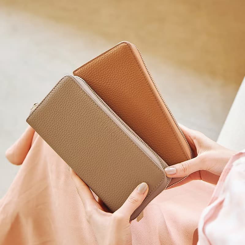 CHENSON真皮 12卡風琴卡層包覆式長夾  咖啡(W21425-B)