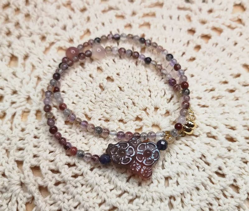 緋紅瑪瑙梅花牌極光23雙圈磁扣手鍊