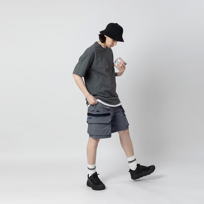 Relax Graphic Tee 炭灰色印花小領口廓形寬松通勤短袖棉T恤