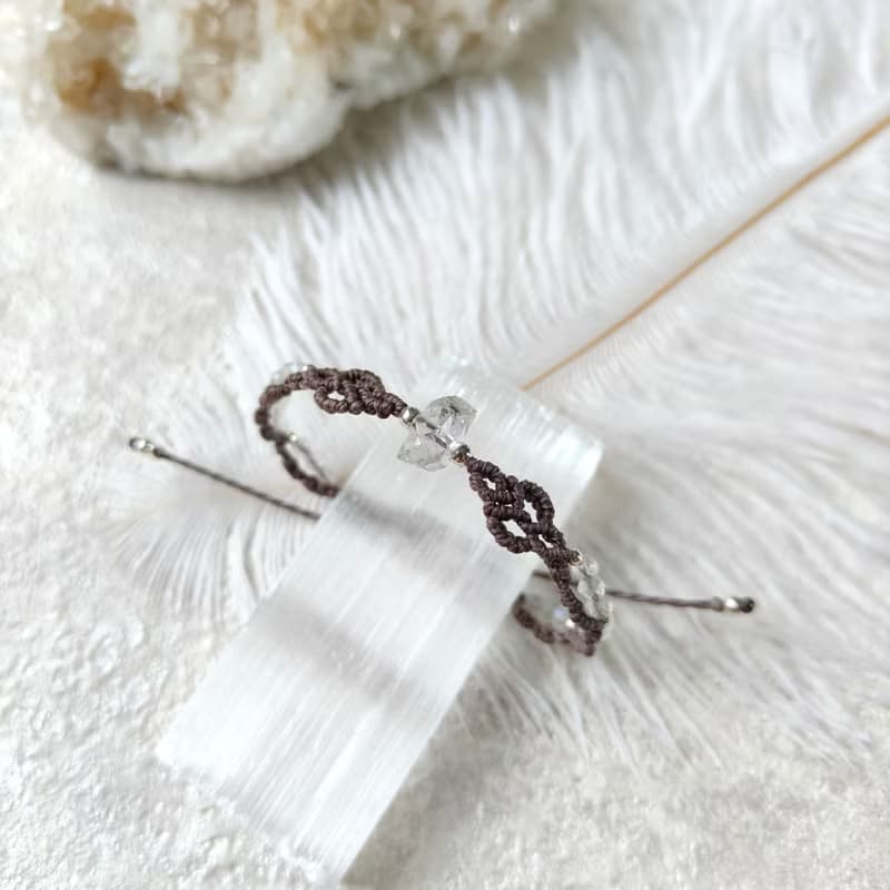 閃靈鑽。月光石。南美巴西蠟線編織手鍊