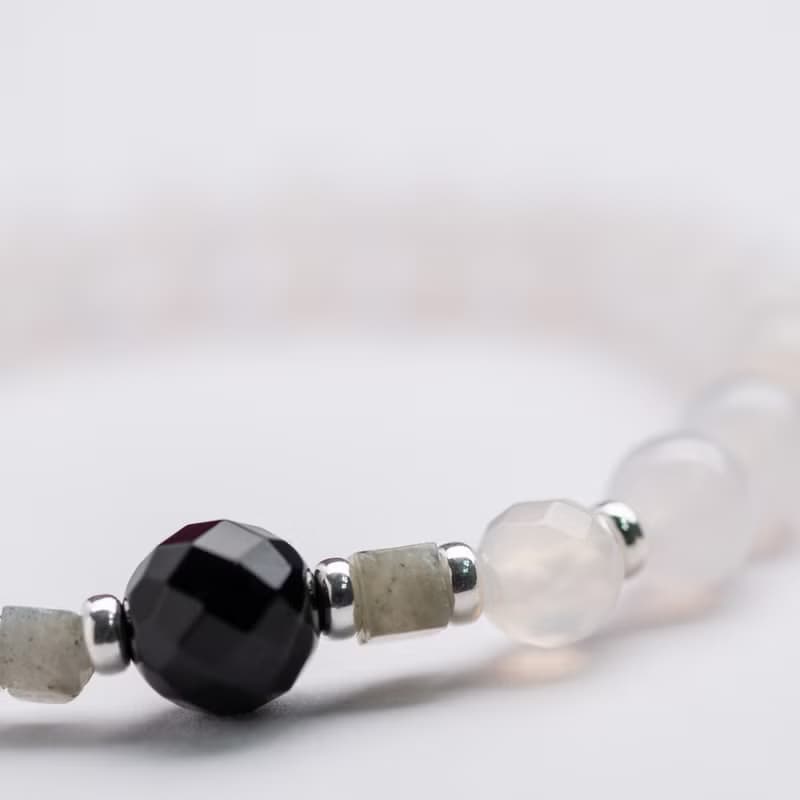 瑪瑙系列 8mm白瑪瑙拉長石黑瑪瑙單層手串