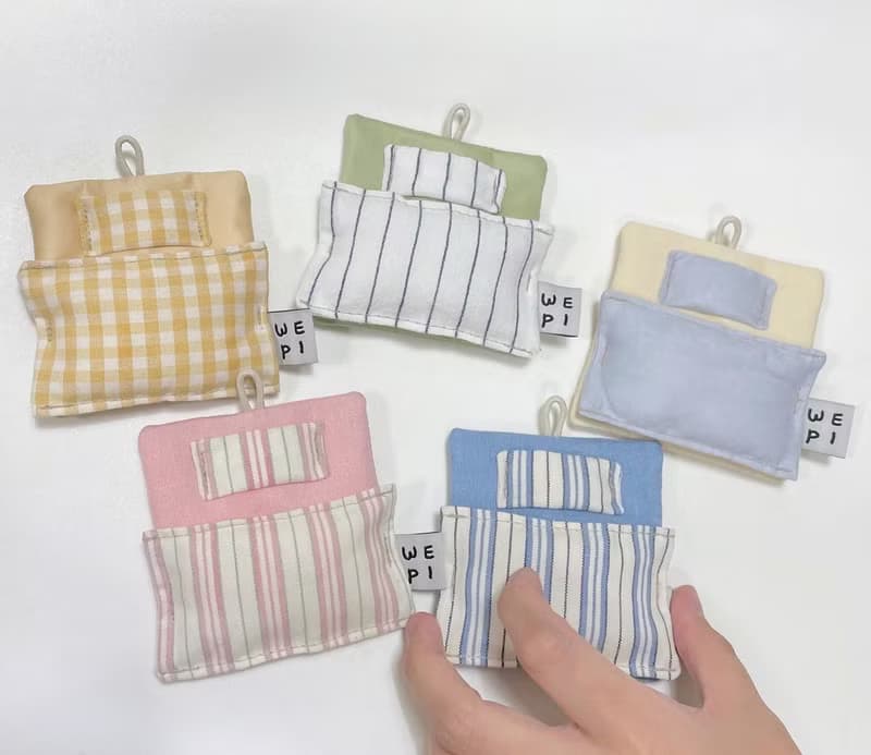 Modern green bedding key ring(8X8cm) /handmade mini doll present charm miniature