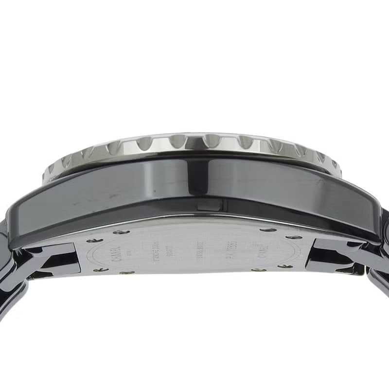 【日本直送】シャネル CHANEL J12 腕時計 H0682 セラミック クオーツ アナログ表示 黒文字盤 レディース【中古】