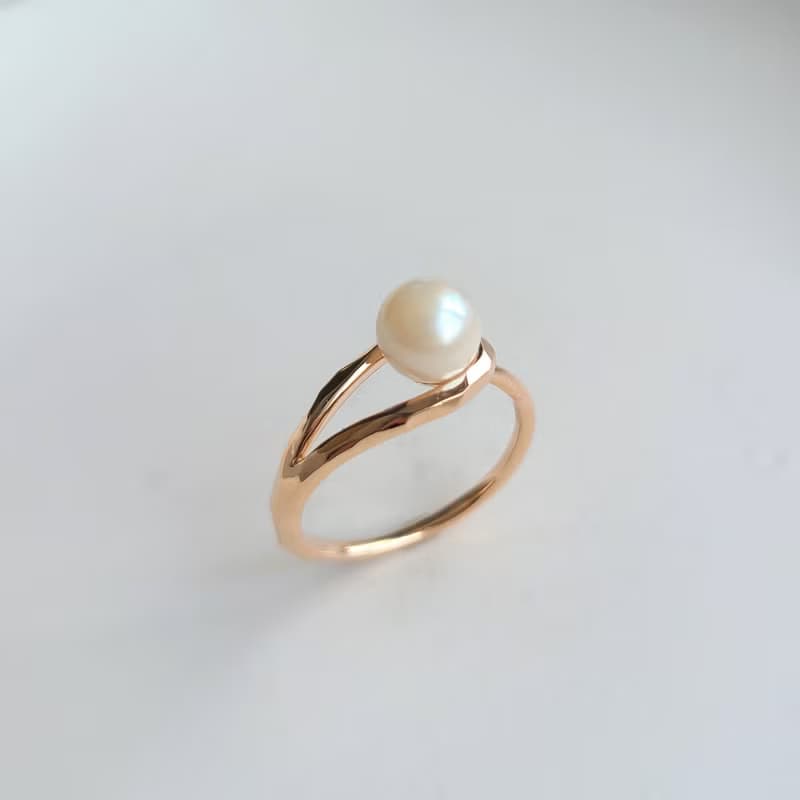 一粒アコヤパール 上品な槌目リング ピンクゴールド / 送料無料 PY-289