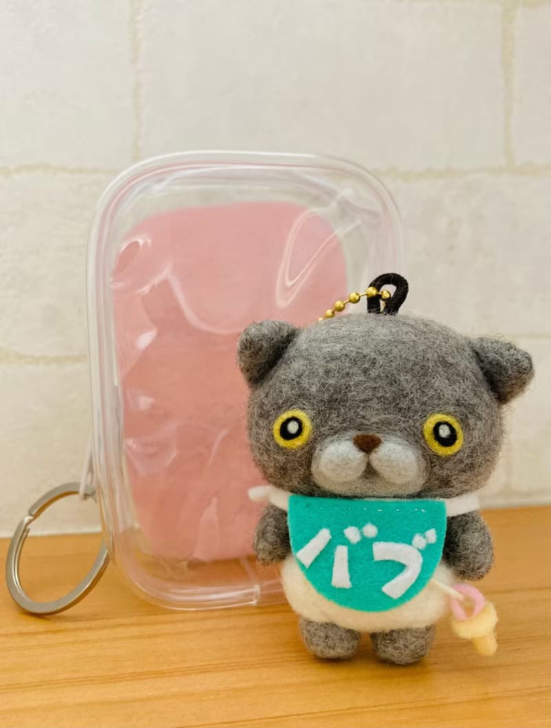 子猫ちゃんマスコット　クリアミニポーチ付