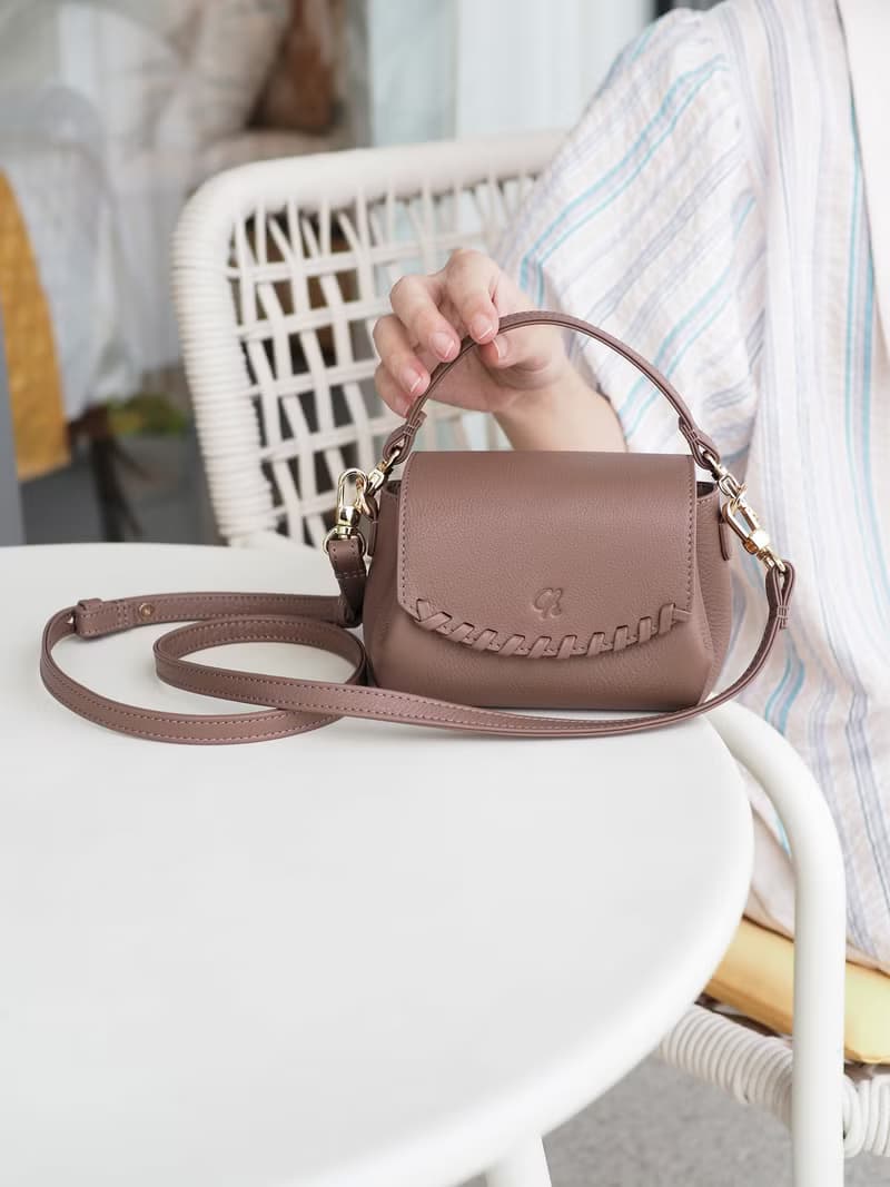 Canele (Wood rose): Mini bag, Crossbody bag, Cow Leather wallet, soft leather