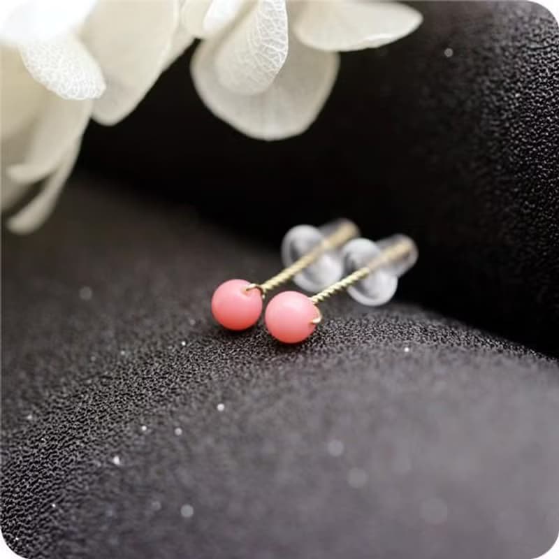 運気を上げる ピンクサンゴのネジネジスタッドピアス イヤリング 3月誕生石 4mm