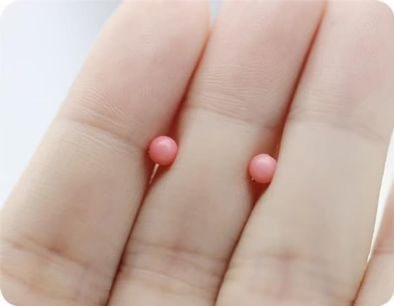 運気を上げる ピンクサンゴのネジネジスタッドピアス イヤリング 3月誕生石 4mm