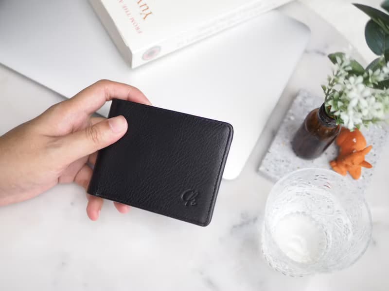 Men purse (Black) : Leather wallet, Short wallet, Folded wallet