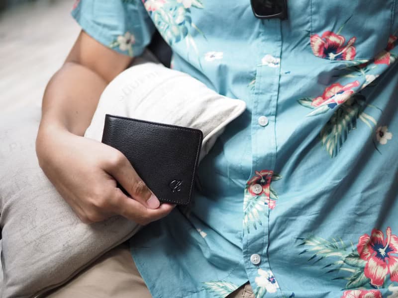 Men purse (Black) : Leather wallet, Short wallet, Folded wallet