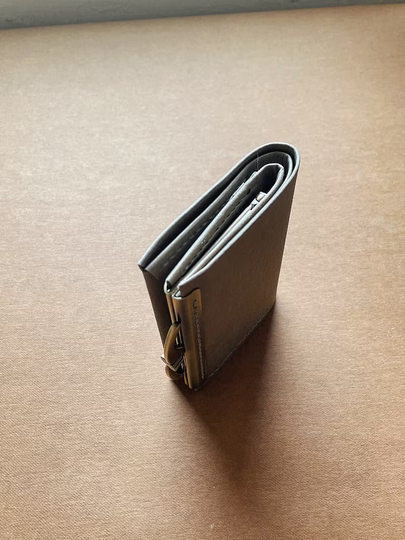 - 水洗紙口金短夾 /-*岩灰*2025新品*素食紙皮革