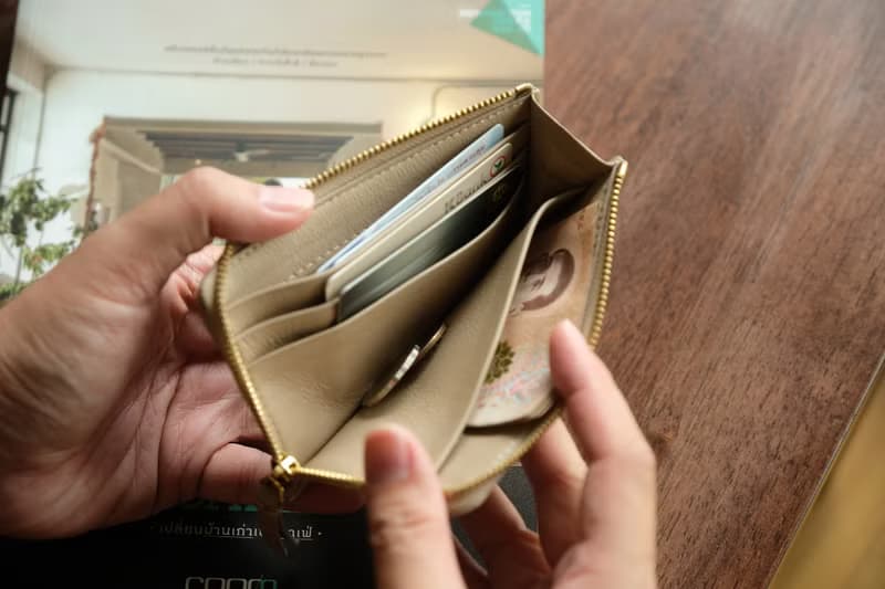 L-Zippy 卡片持有者錢包 - 米色 (真皮皮夾) - 個性化錢包