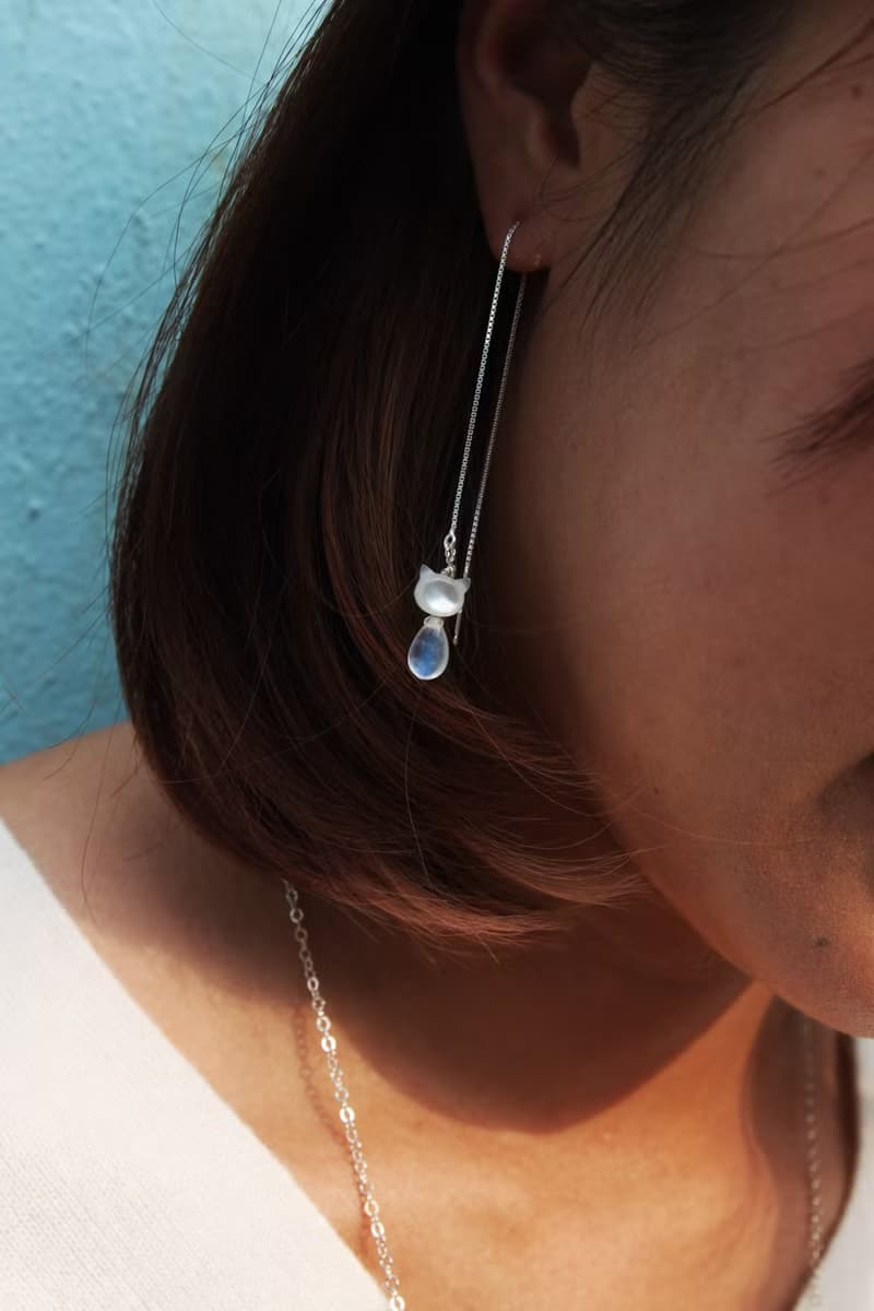 925純銀 貝母貓頭, 7/8MM 全玻璃體強光月亮石 長耳線 Cat shape mother pearl, 7/8mm moonstone 925 silver earline