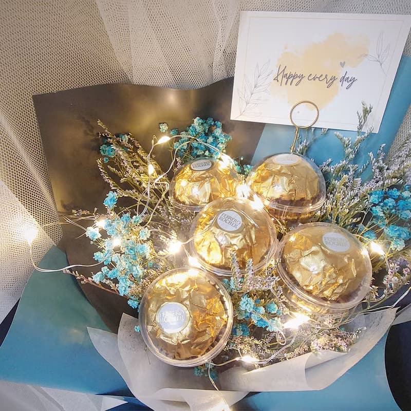 五顆金莎花束 /永生花/乾燥花束/情人節花束/生日禮物/禮物