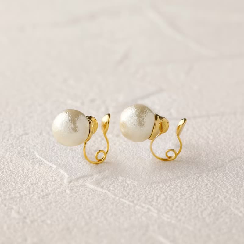 cotton pearl ―8mmコットンパールのループフィットイヤリング