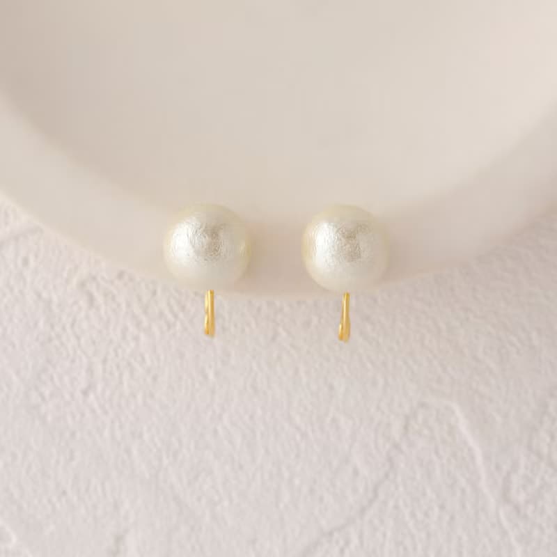 cotton pearl ―8mmコットンパールのループフィットイヤリング